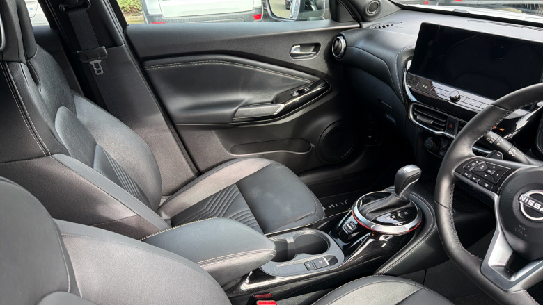 Nissan Juke 1.0 DiG-T Tekna 5dr DCT Petrol Hatchback